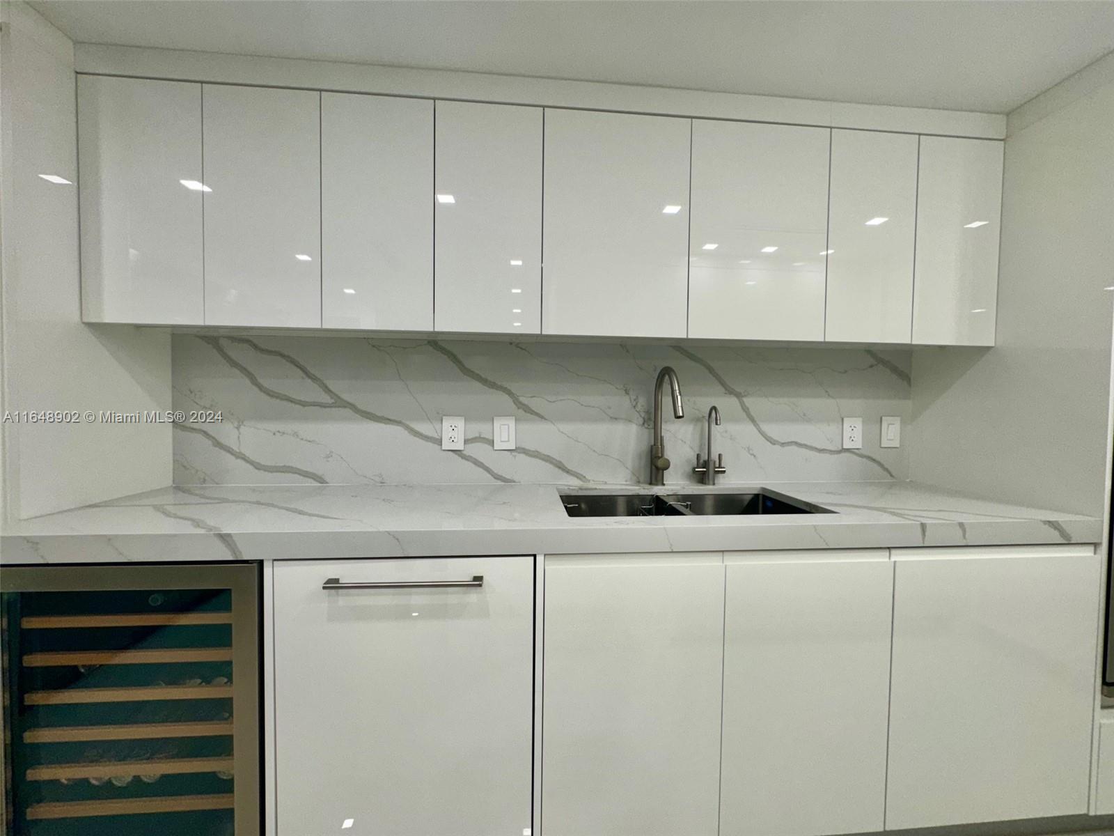BALMORAL CONDO - Residential Lease