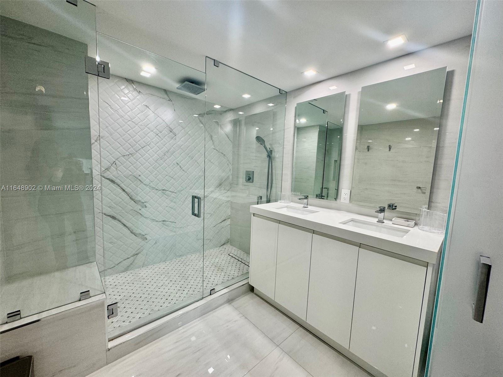 BALMORAL CONDO - Residential Lease