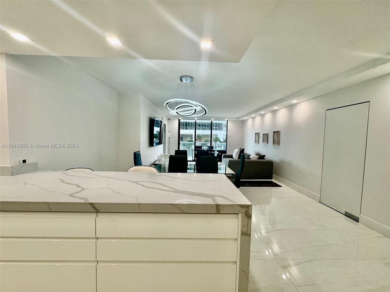 BALMORAL CONDO - Residential Lease