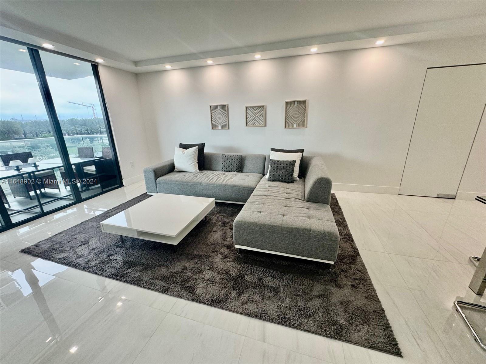 BALMORAL CONDO - Residential Lease