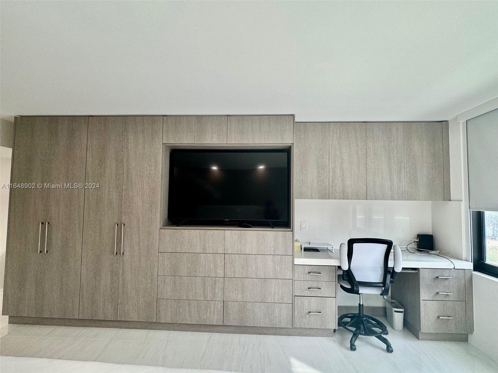 BALMORAL CONDO - Residential Lease