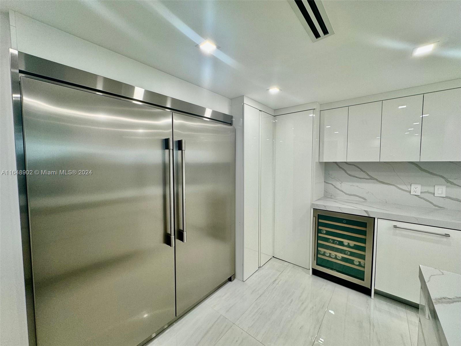 BALMORAL CONDO - Residential Lease