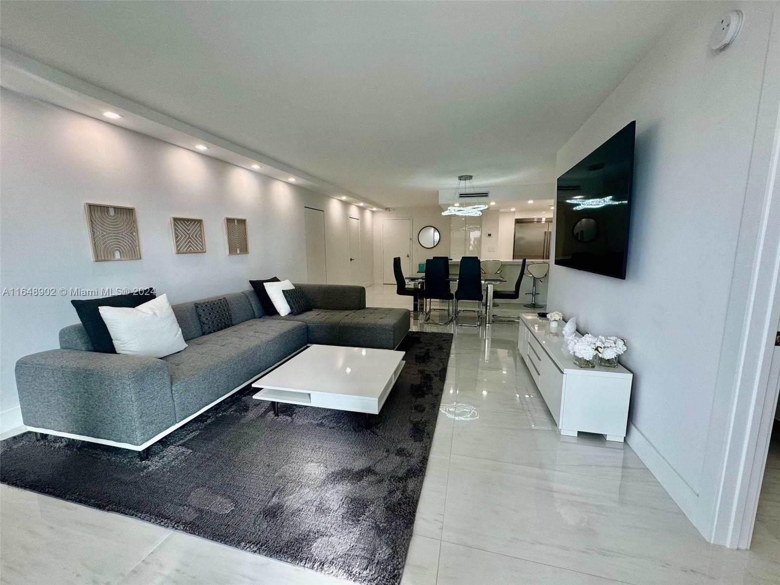 BALMORAL CONDO - Residential Lease