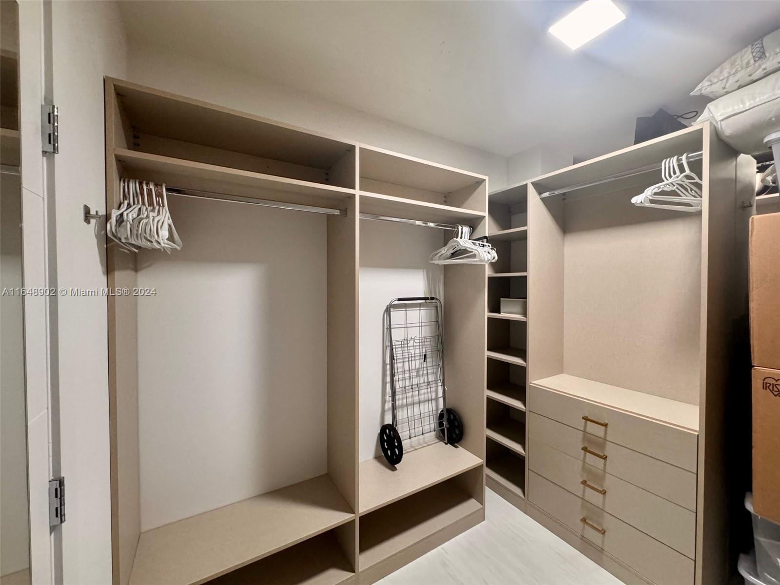 BALMORAL CONDO - Residential Lease