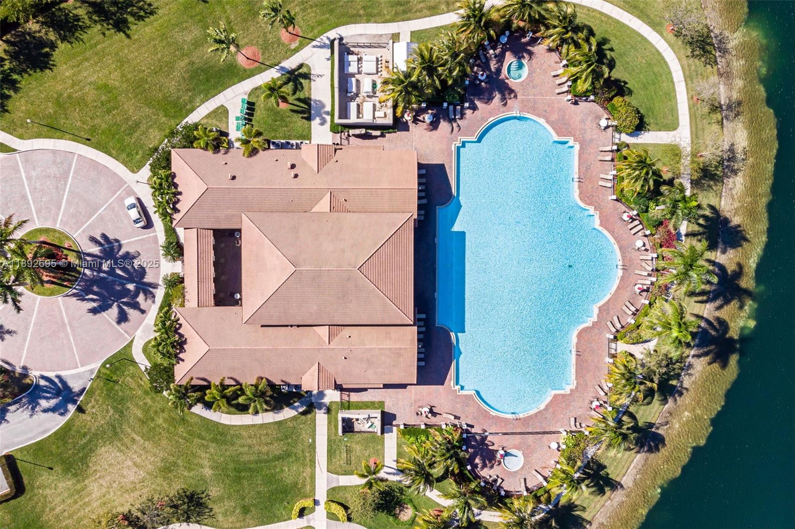 THE SHORES CONDO NO 2 - Residential