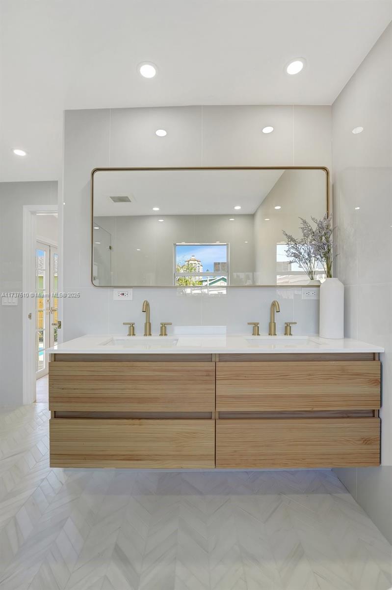 MOSS & HEISLER - Residential