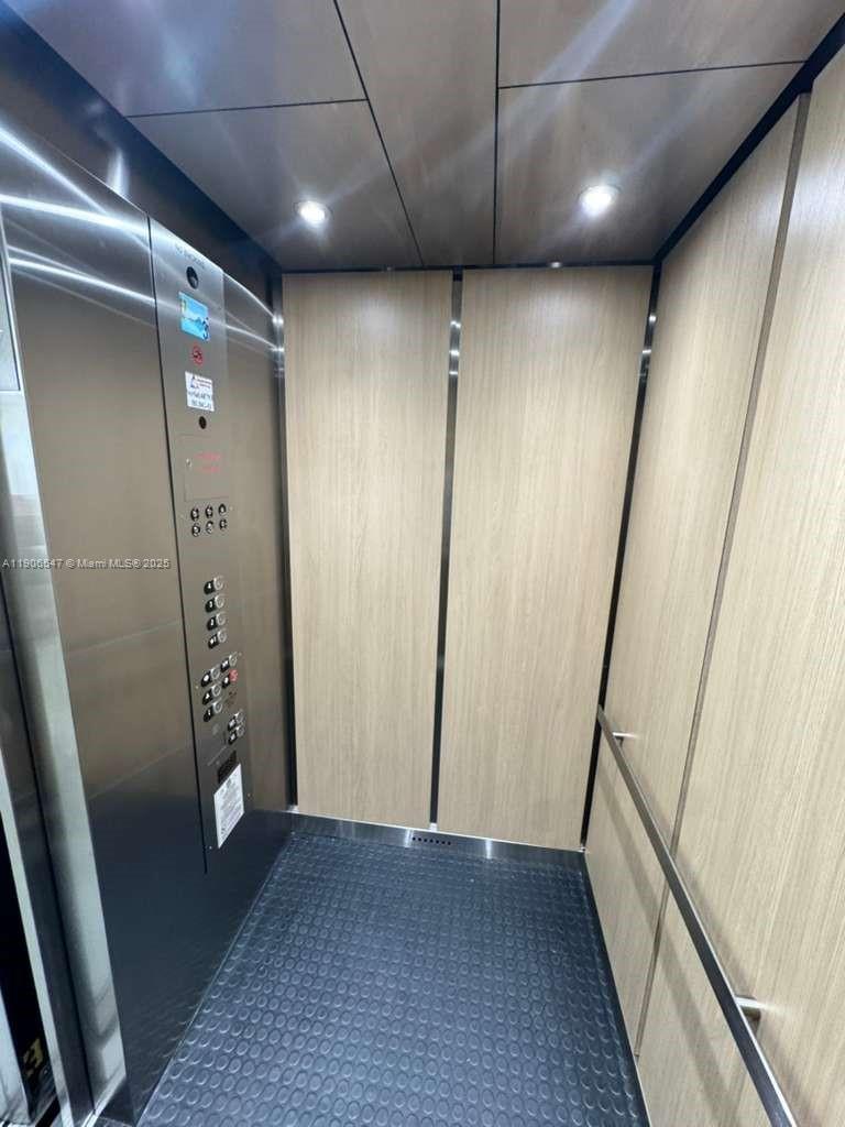 KENLAND POINTE CONDO II - Residential Lease