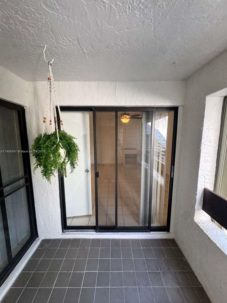 KENLAND POINTE CONDO II - Residential Lease