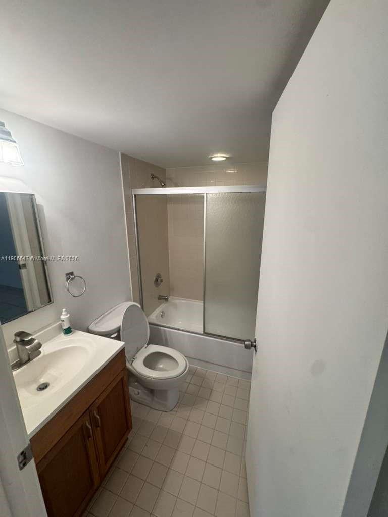 KENLAND POINTE CONDO II - Residential Lease