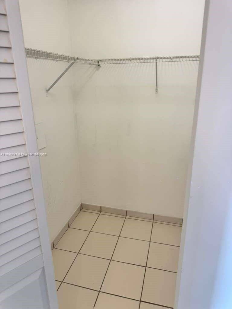 KENLAND POINTE CONDO II - Residential Lease