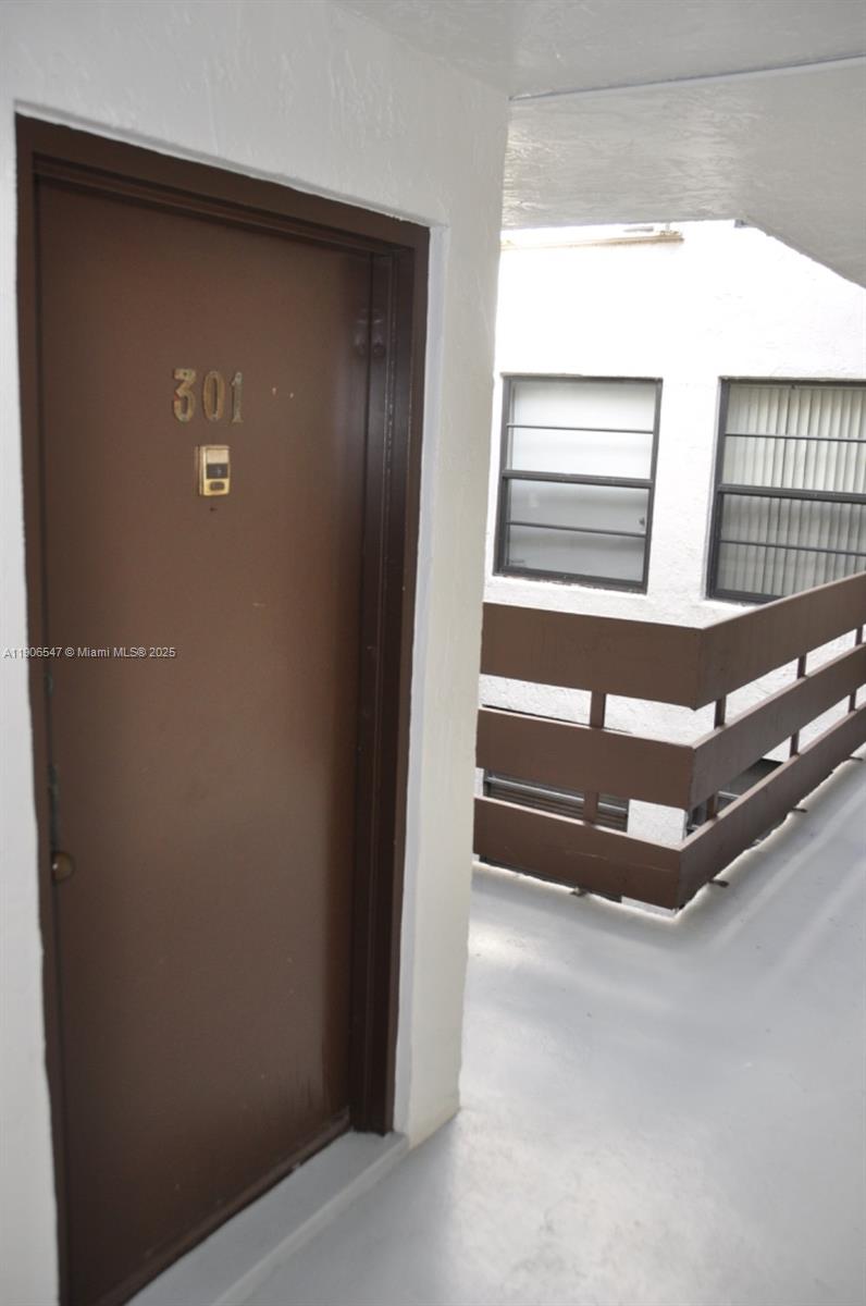 KENLAND POINTE CONDO II - Residential Lease