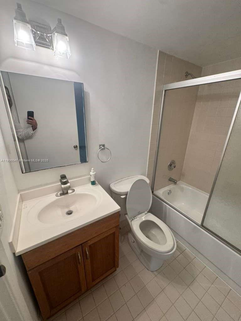 KENLAND POINTE CONDO II - Residential Lease