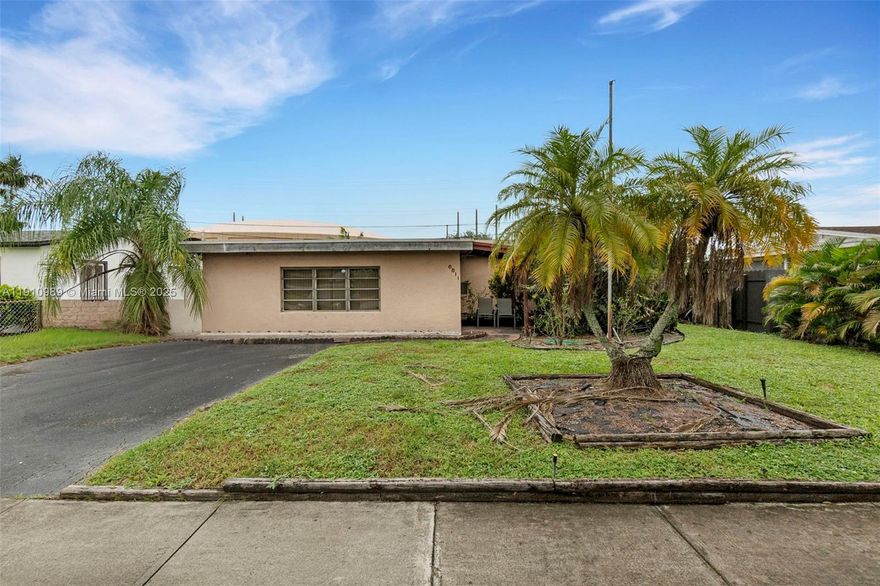 3-bedroom, 1-bath single-family home located in the desirable Driftwood Acres neighborhood of Hollywood. This home features a brand new roof and A/C (2023), a split floor plan, and an oversized laundry/storage room that offers the potential to be converted into a 4th bedroom, office, or flex space. Centrally located near major highways, shopping, dining, and entertainment. Just minutes from the beach and the Seminole Hard Rock Casino. Ideal for homeowners or investors seeking a well-situated property with great potential.