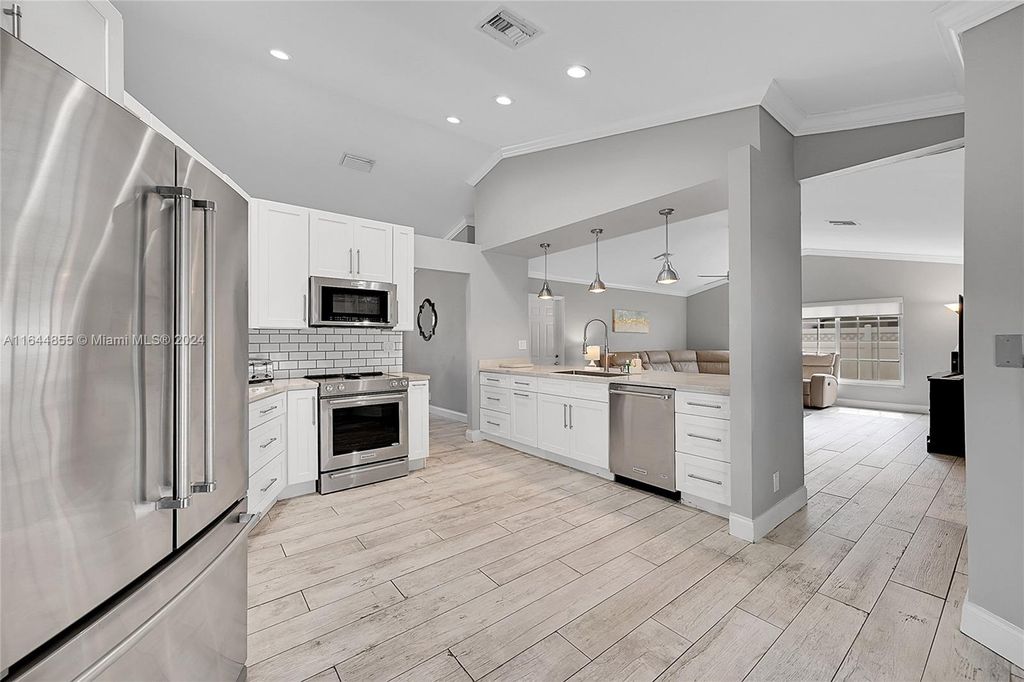 Photo of 9841 SW 1st St #9841, Plantation, FL 33324 (MLS # A11644855)