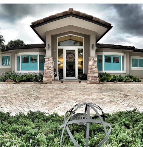 Photo of 14456 SW Kendale Lakes Blvd, Miami, FL 33183 (MLS # A12100304)