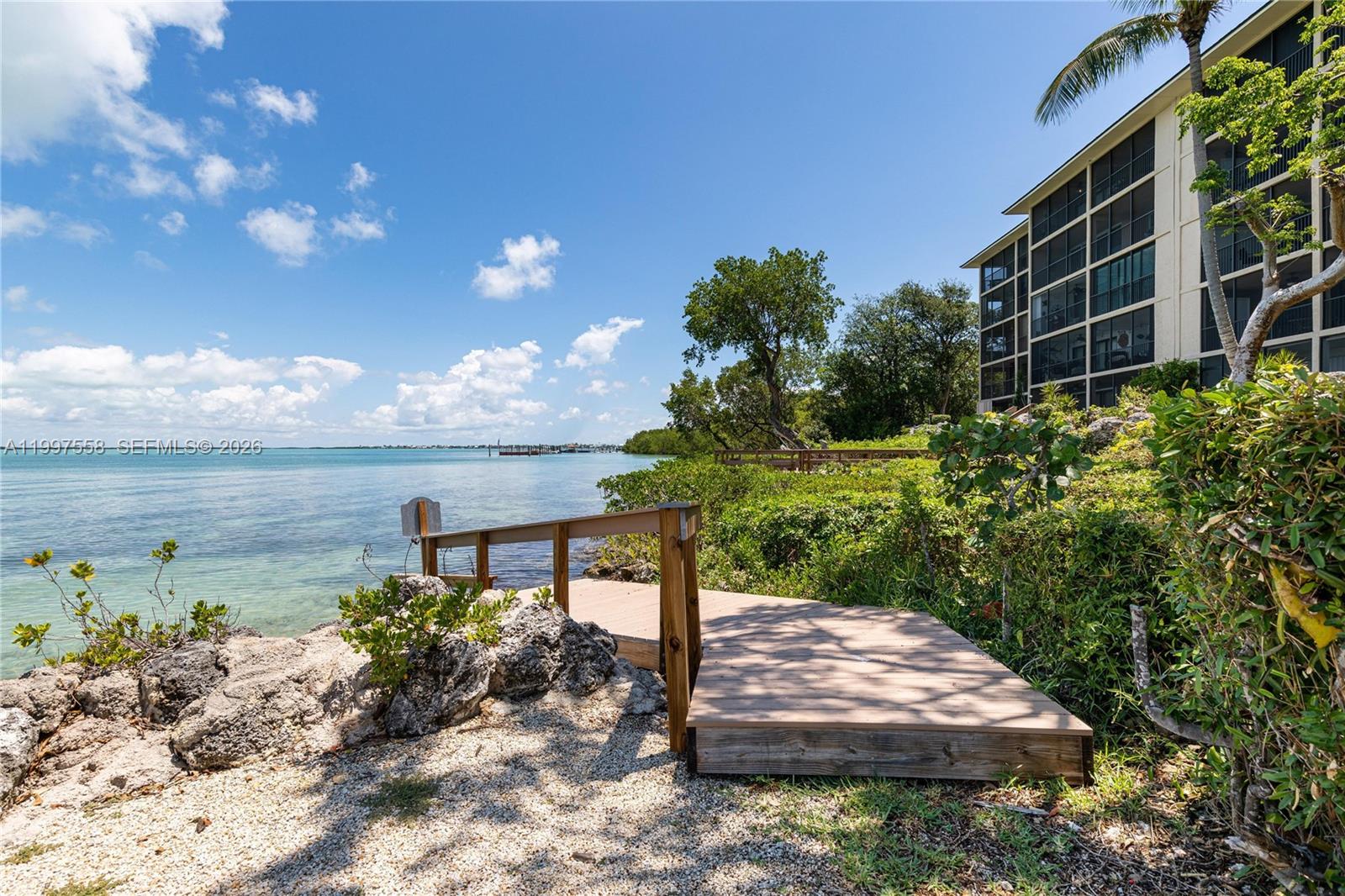 BUTTONWOOD BAY CLUB CONDO - Residential Lease