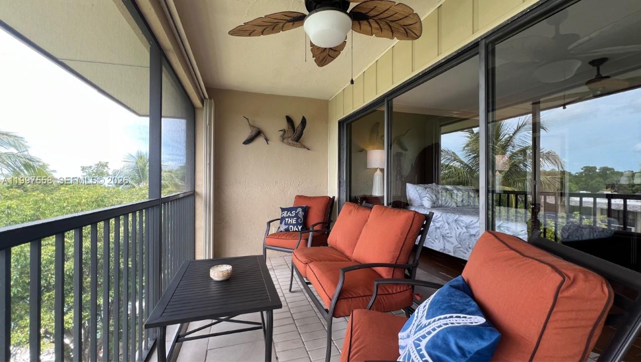 BUTTONWOOD BAY CLUB CONDO - Residential Lease