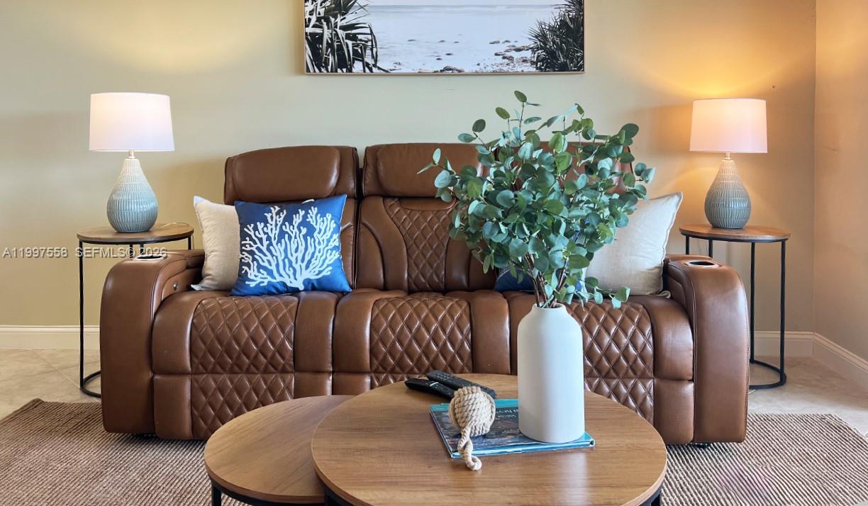 BUTTONWOOD BAY CLUB CONDO - Residential Lease