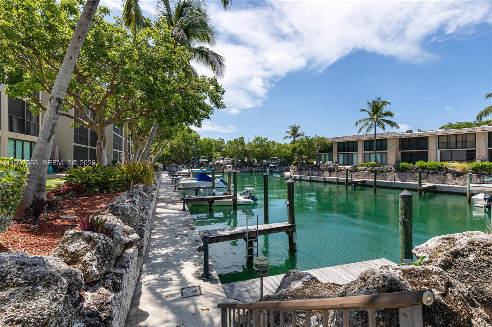 BUTTONWOOD BAY CLUB CONDO - Residential Lease