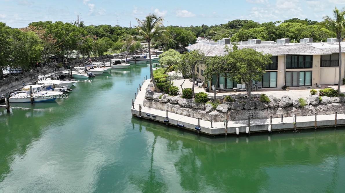 BUTTONWOOD BAY CLUB CONDO - Residential Lease