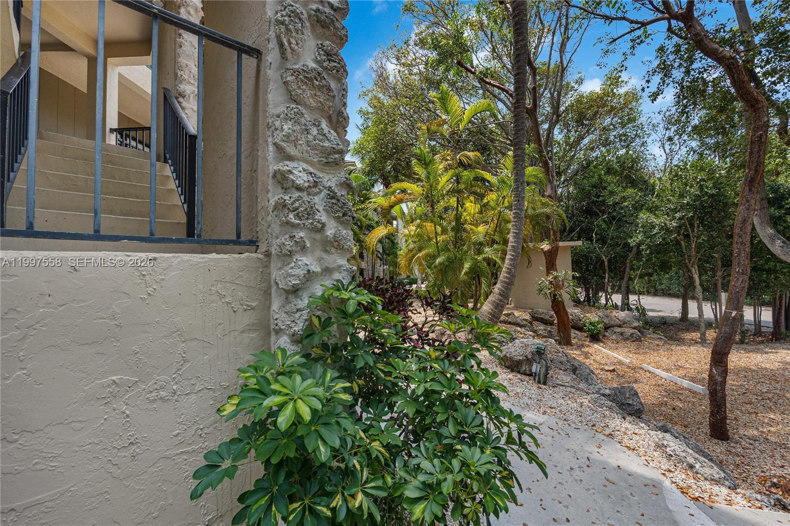 BUTTONWOOD BAY CLUB CONDO - Residential Lease