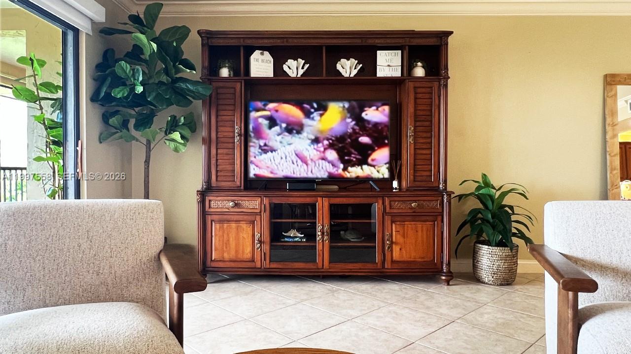 BUTTONWOOD BAY CLUB CONDO - Residential Lease