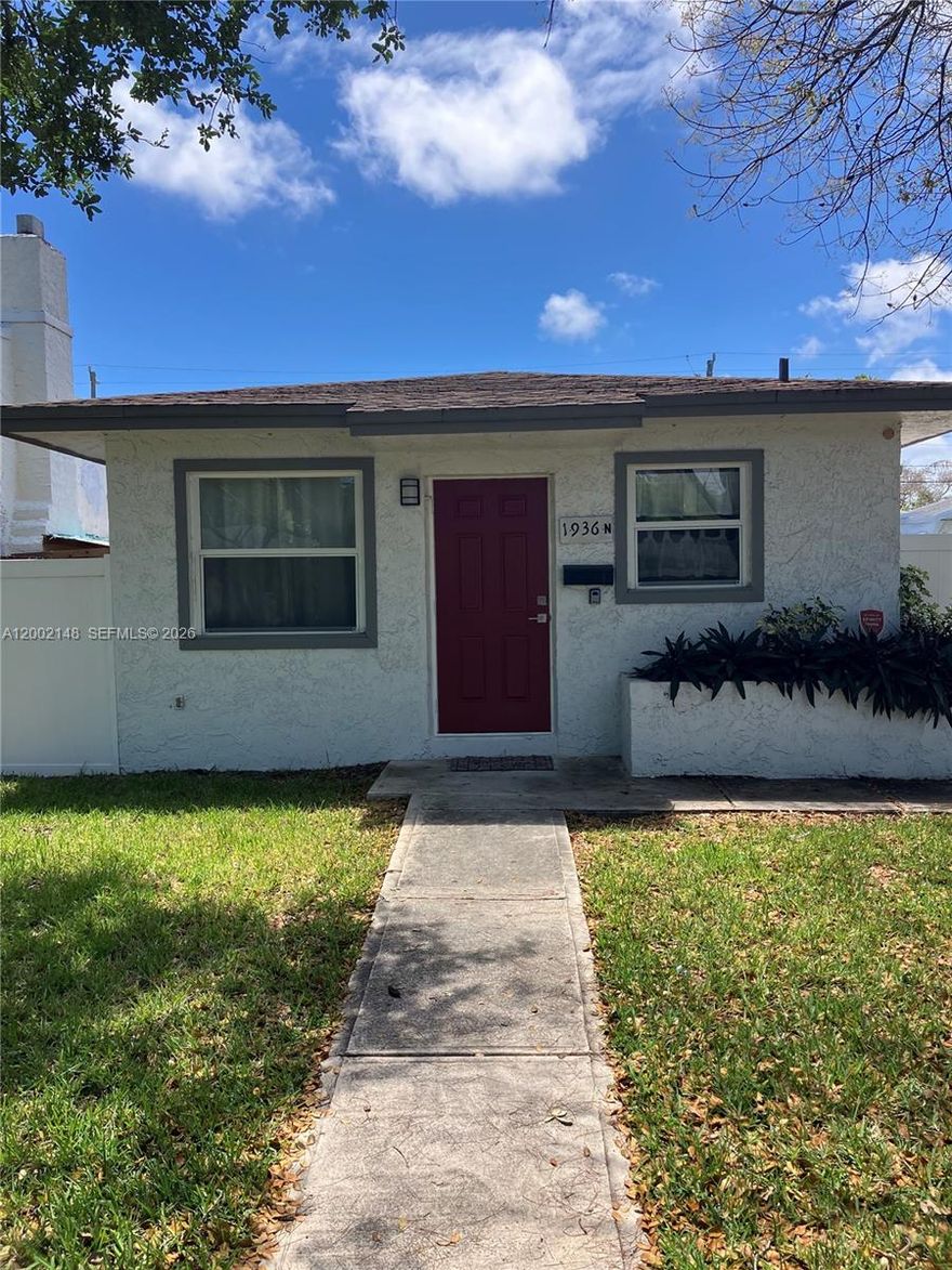 3 units in tremendous condition. 1 efficiency,     2   2bedroom 1 bath,**** 1  2 bedroom apartment kept vacant for potential user to qualify for Fha or Va ****** fully furnished.**** central air in 2 units.  parking spaces in the back***owner has spent thousands of dollars on upgrades including impact windows,new doors ,fencing****no violations