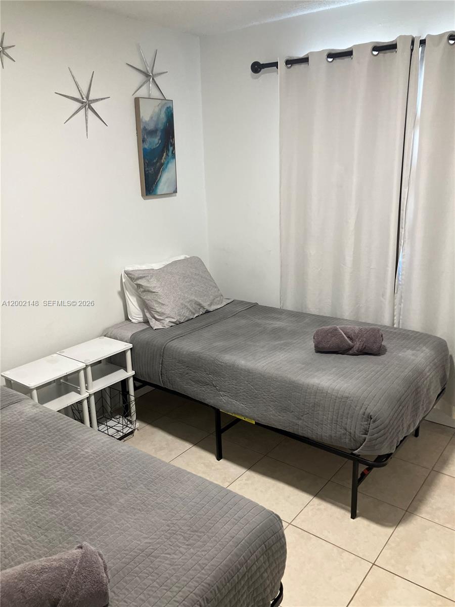 HOLLYWOOD SOUTH SIDE ADD - Residential Income