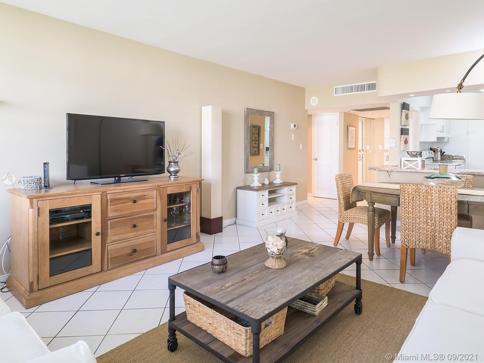 THE DECOPLAGE CONDO - Residential