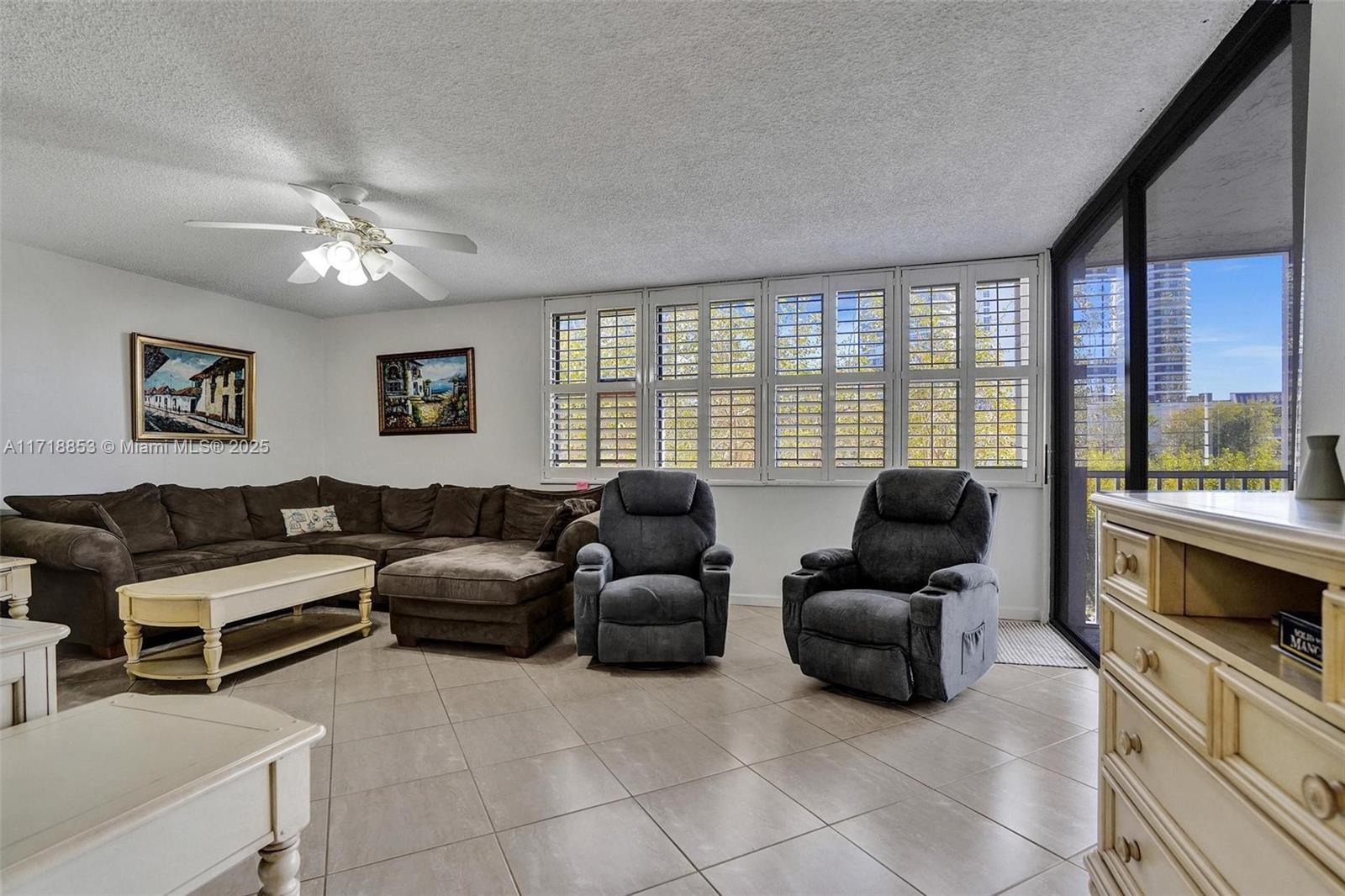 SOUTHVIEW AT AVENTURA CON - Residential