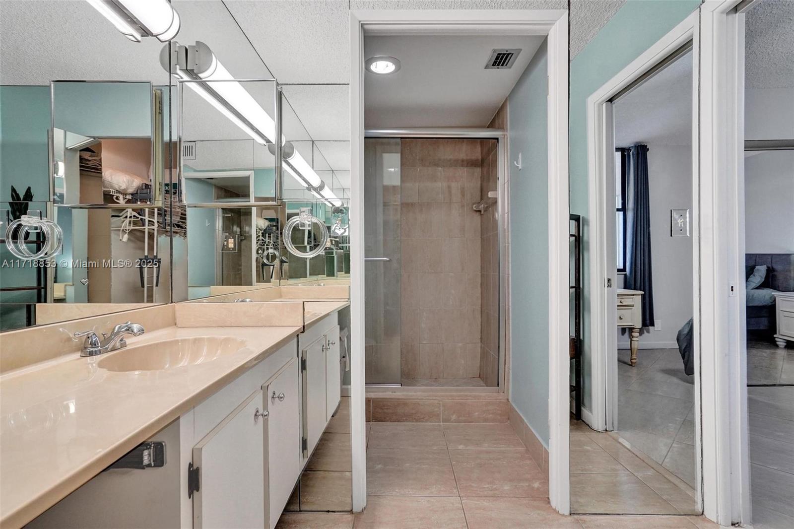 SOUTHVIEW AT AVENTURA CON - Residential