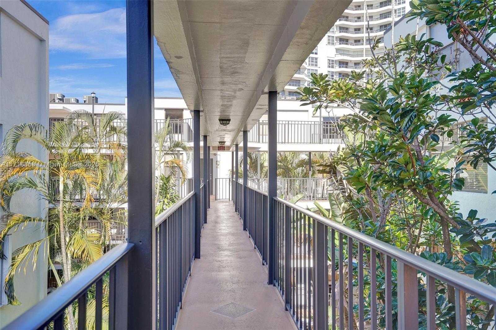 SOUTHVIEW AT AVENTURA CON - Residential