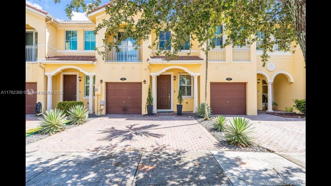 981 Sw 149th Ct 981, Miami, Broward County, Florida - 3 Bedrooms  
3 Bathrooms - 