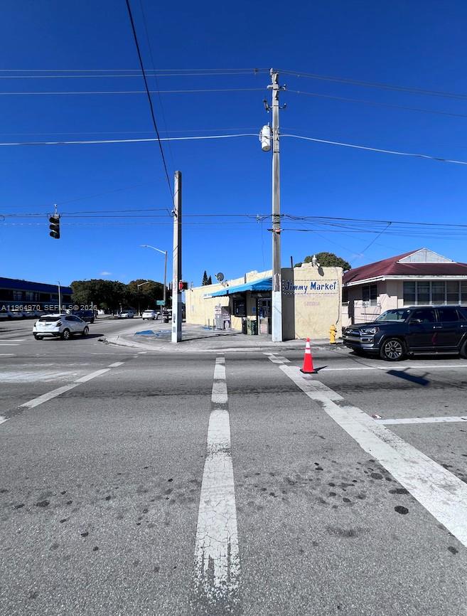 GRAPELAND - Commercial Sale