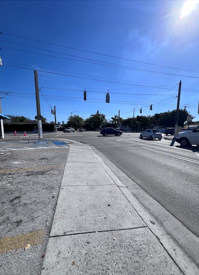 GRAPELAND - Commercial Sale