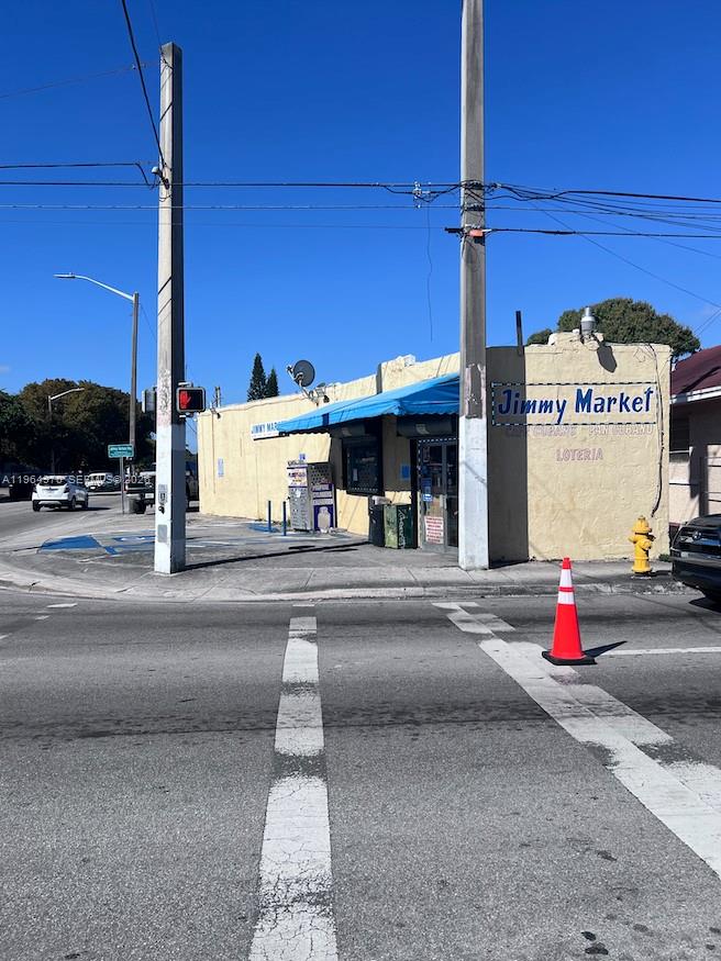 GRAPELAND - Commercial Sale