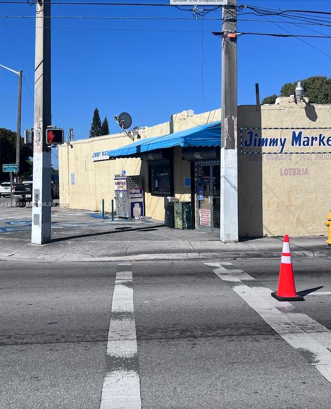 GRAPELAND - Commercial Sale