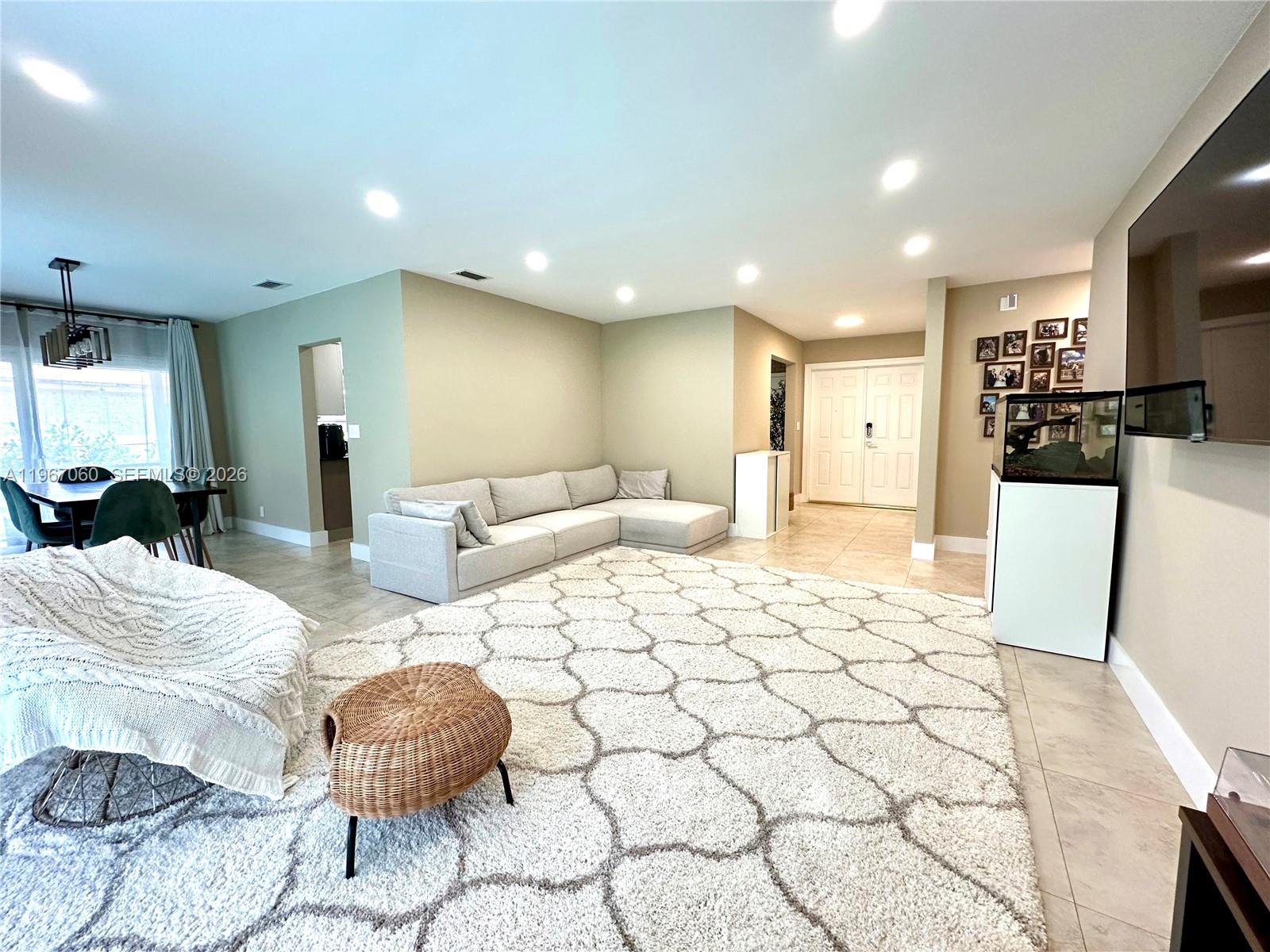 CORAL SPRINGS II - Residential