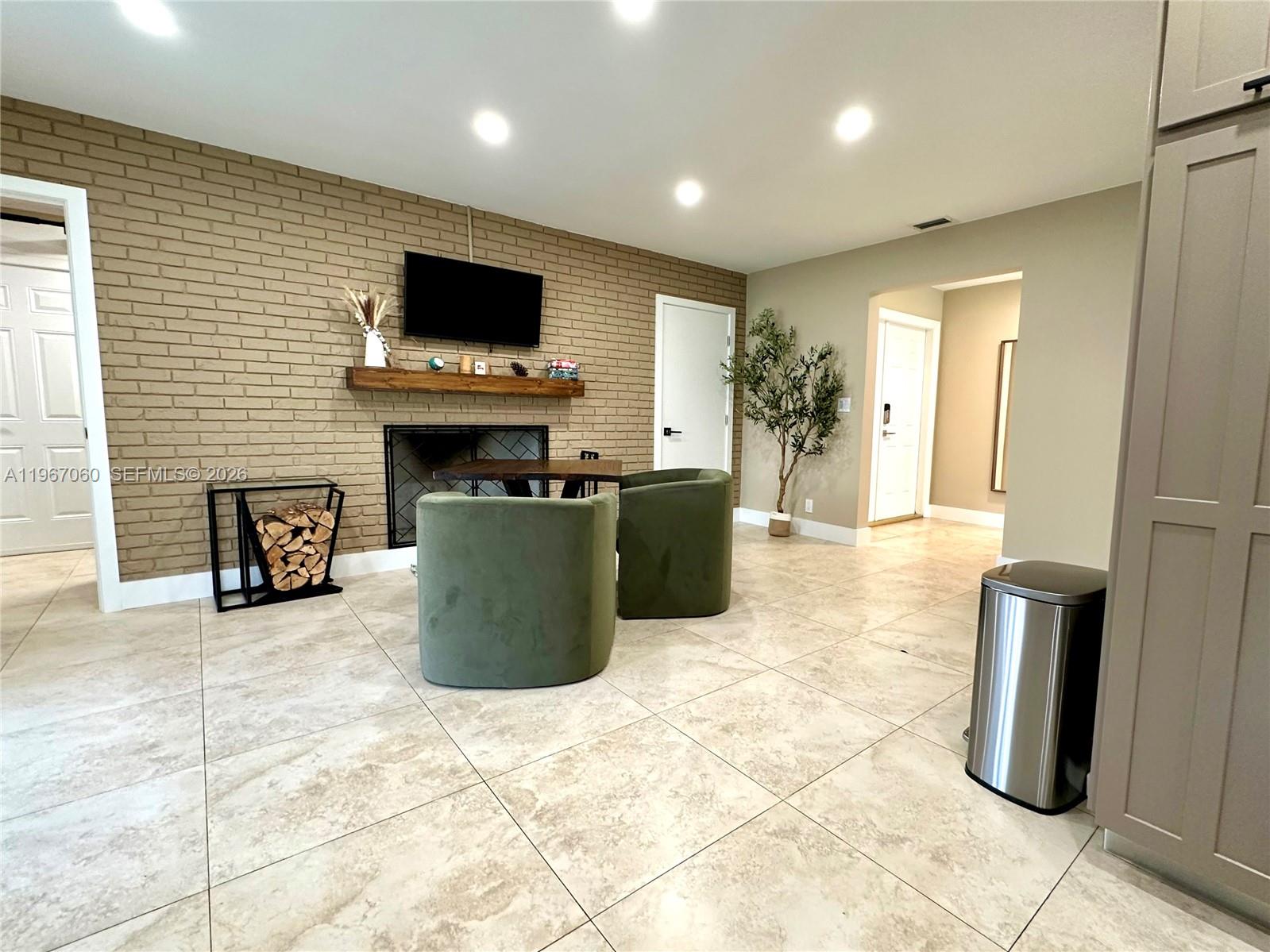 CORAL SPRINGS II - Residential