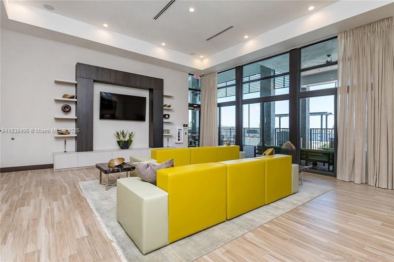 DUNNWOODY LAKE - Residential Lease