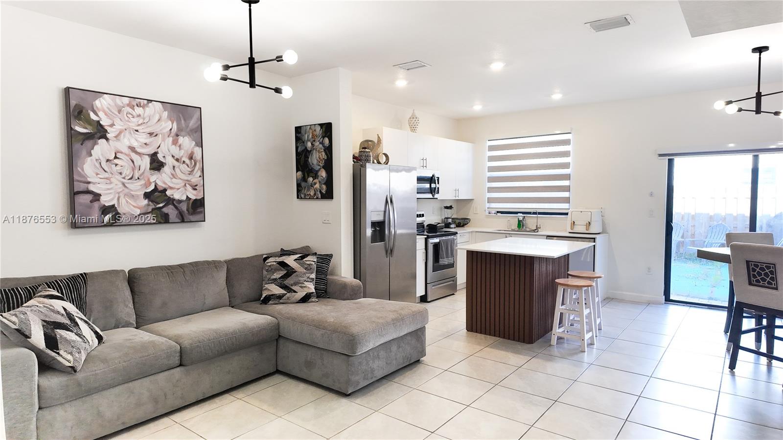 KENDALL ASSEMBLAGE SOUTH - Residential