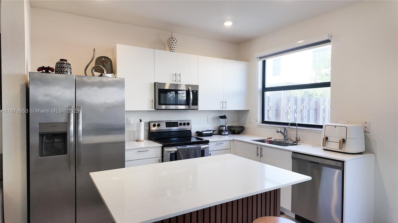 KENDALL ASSEMBLAGE SOUTH - Residential