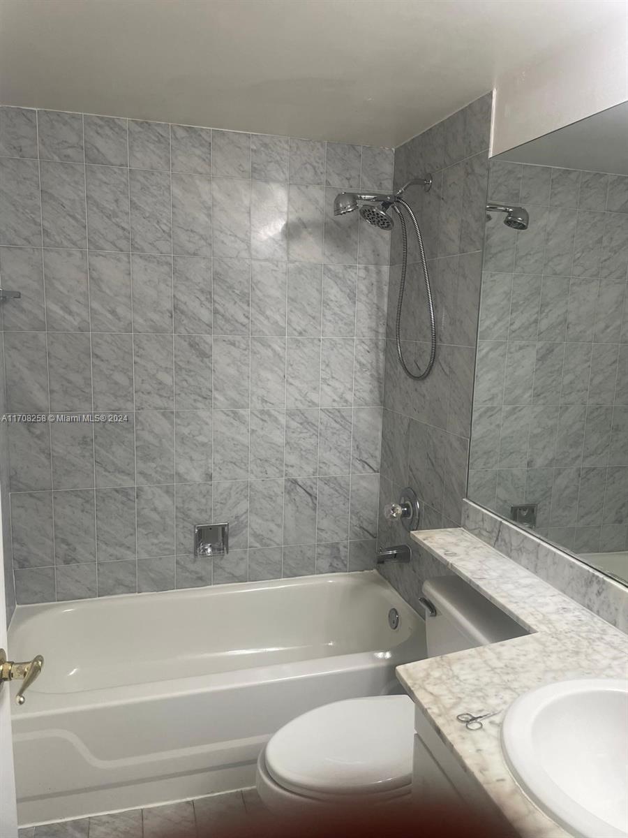 Miami, Florida 33131, United States, 2 Bedrooms Bedrooms, ,2 BathroomsBathrooms,Residential,Active,27133