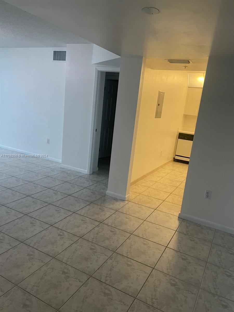 Miami, Florida 33131, United States, 2 Bedrooms Bedrooms, ,2 BathroomsBathrooms,Residential,Active,27133