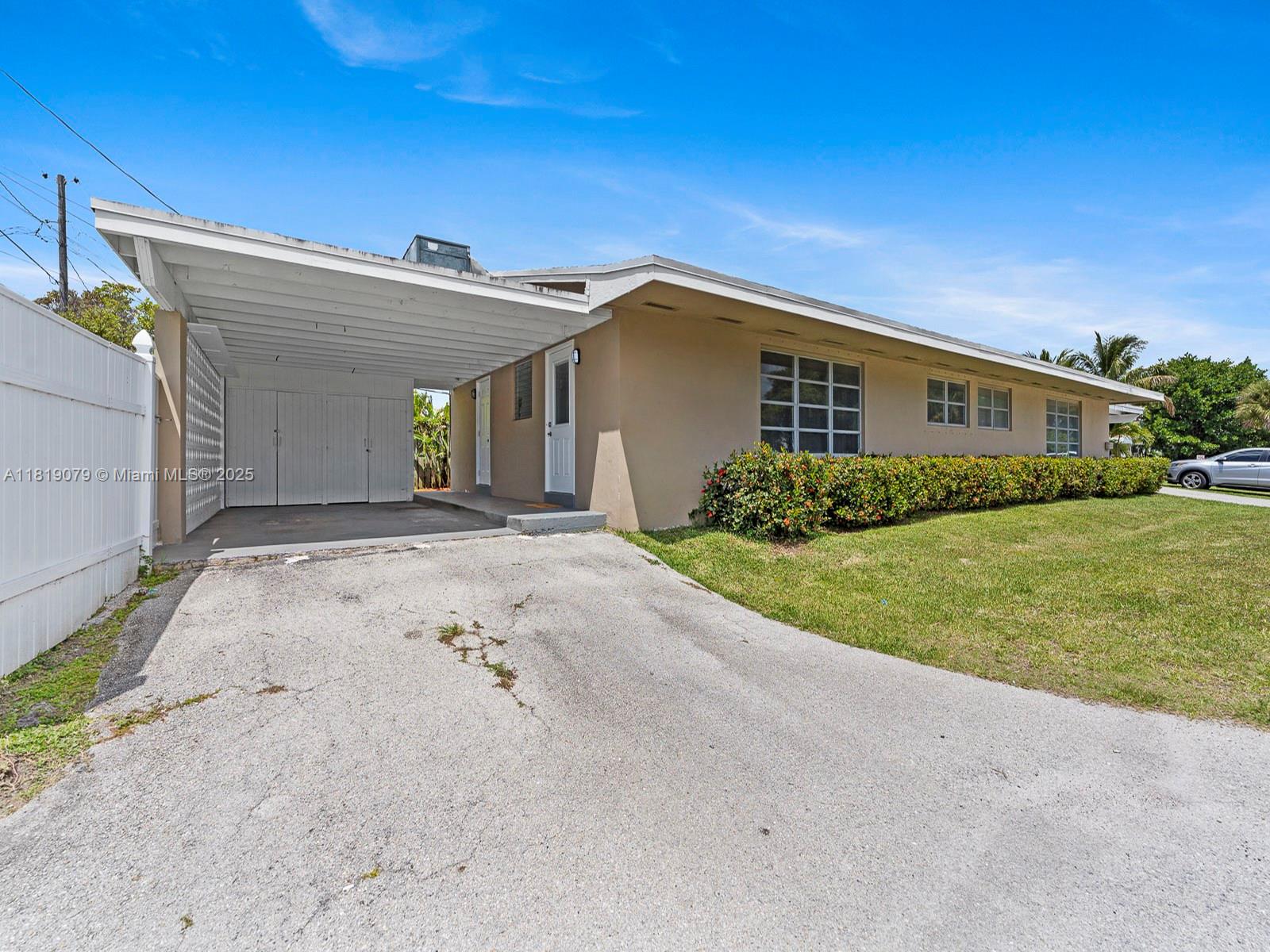 Rental Property at 1418 N 16th Ave 1418, Hollywood, Broward County, Florida - Bedrooms: 2 
Bathrooms: 2  - $2,700 MO.