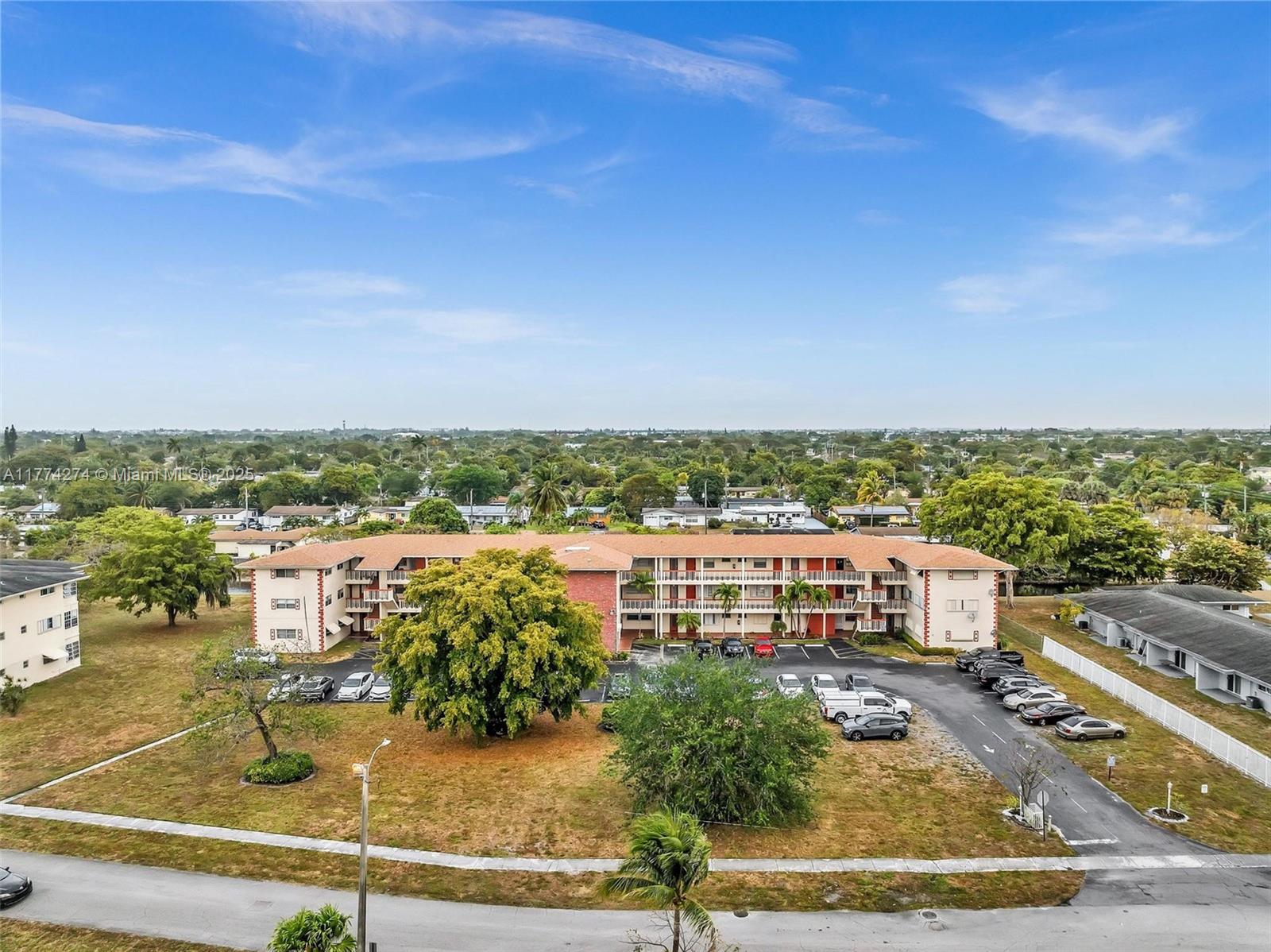 Property for Sale at 4731 Nw 10th Ct 316, Plantation, Miami-Dade County, Florida - Bedrooms: 2 
Bathrooms: 1  - $180,000
