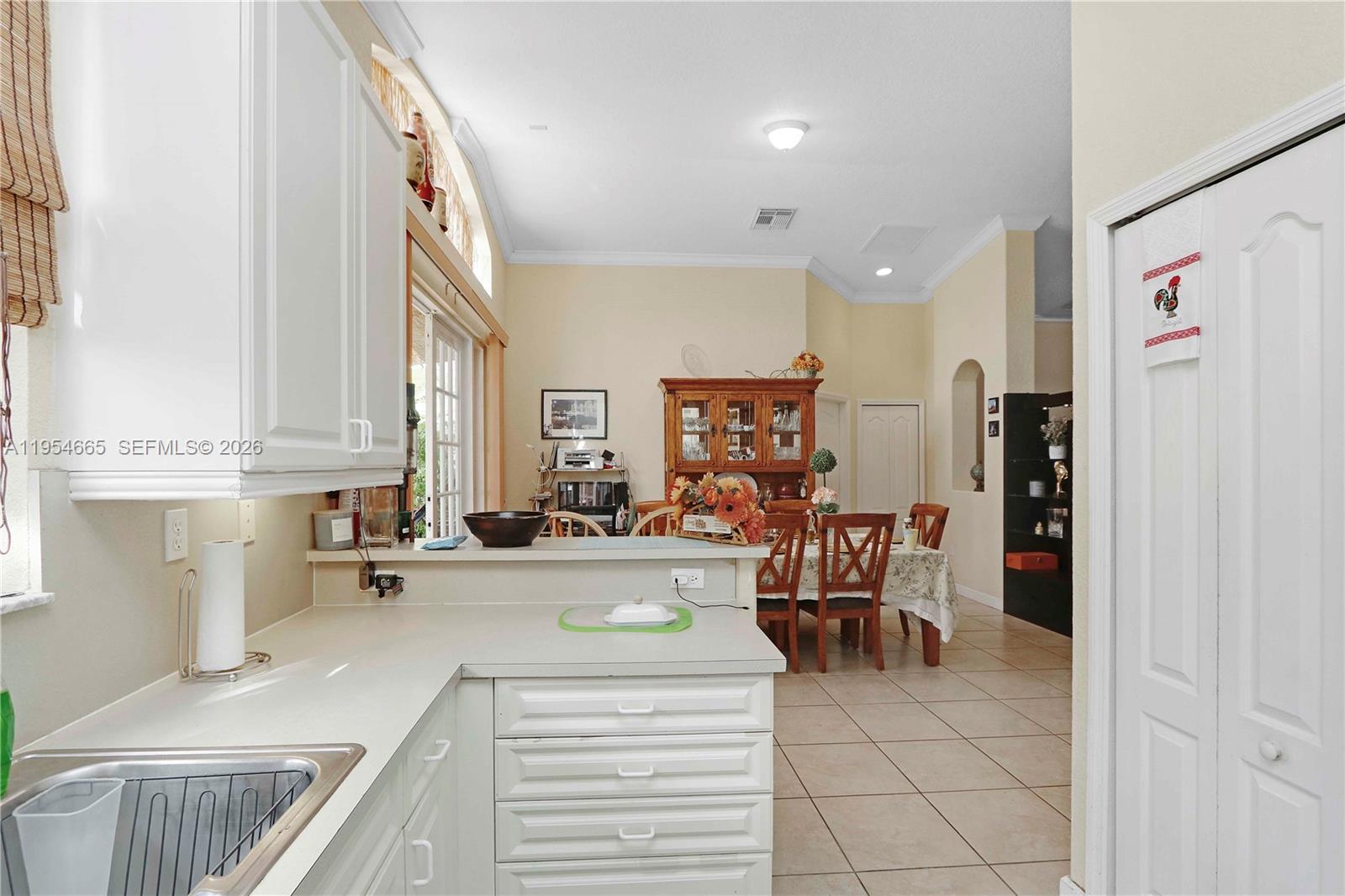 A B AT TAMIAMI TRAIL PHAS - Residential