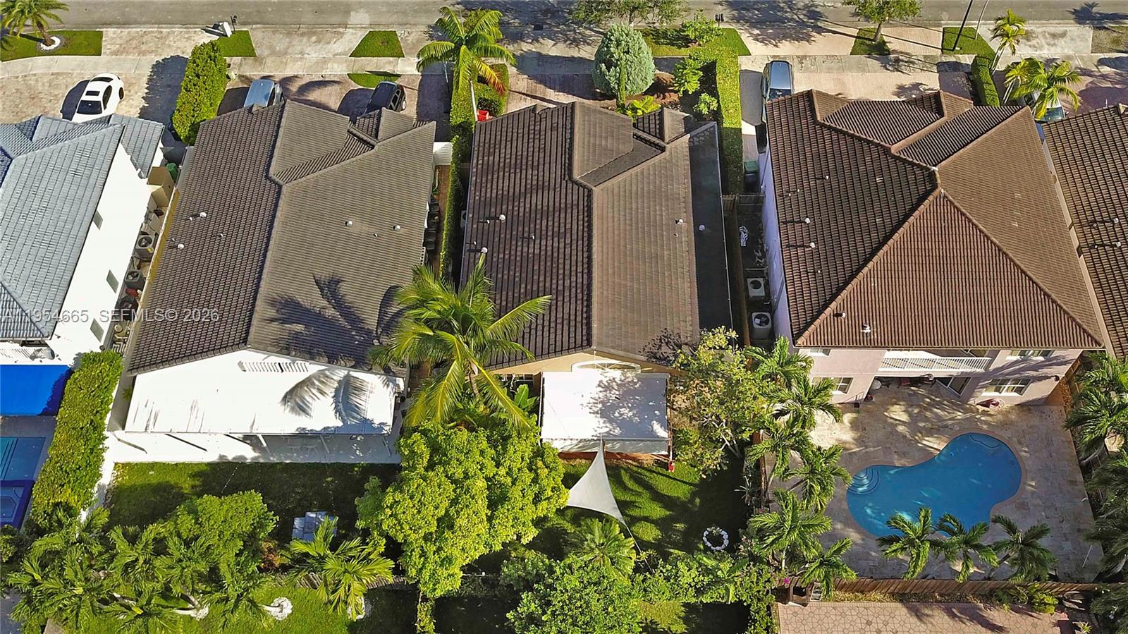 A B AT TAMIAMI TRAIL PHAS - Residential