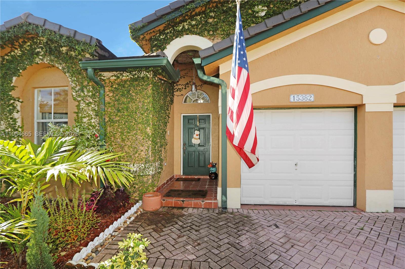 A B AT TAMIAMI TRAIL PHAS - Residential