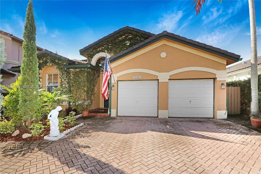 Nice single family, one story, 2 cars garage, 4 bedrooms and 2 bathrooms, the fourth bedroom can be used perfectly as a bedroom, an office or a den, owned by the original owner, Don't miss the opportunity to become the second one, NO HOA FEE!, **ROOF is 2020**, it is located in a nice and quiet family neighborhood, great area and location near to major highways and shopping centers with easy access to Krone, FL Turnpike, Palmetto 826, Everglades and Miccosukee Casino and Resort, near to Dolphin and International Malls. All showings must be by appointment contact L/A today. ** Do not miss it**